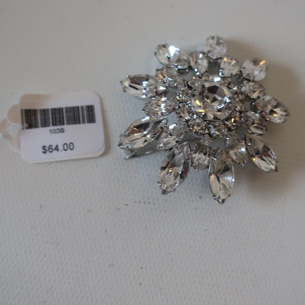 New In Box (W Tags) Womens Flaunt Boutique Silver Stone Brooch/Pin*